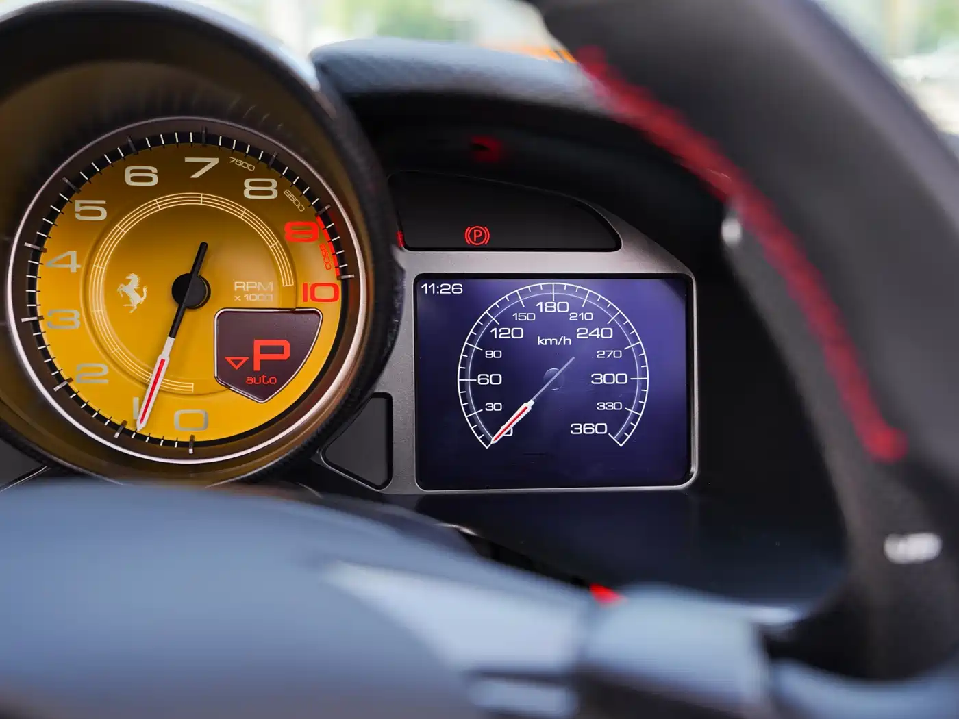 Photo 16 - Ferrari 812