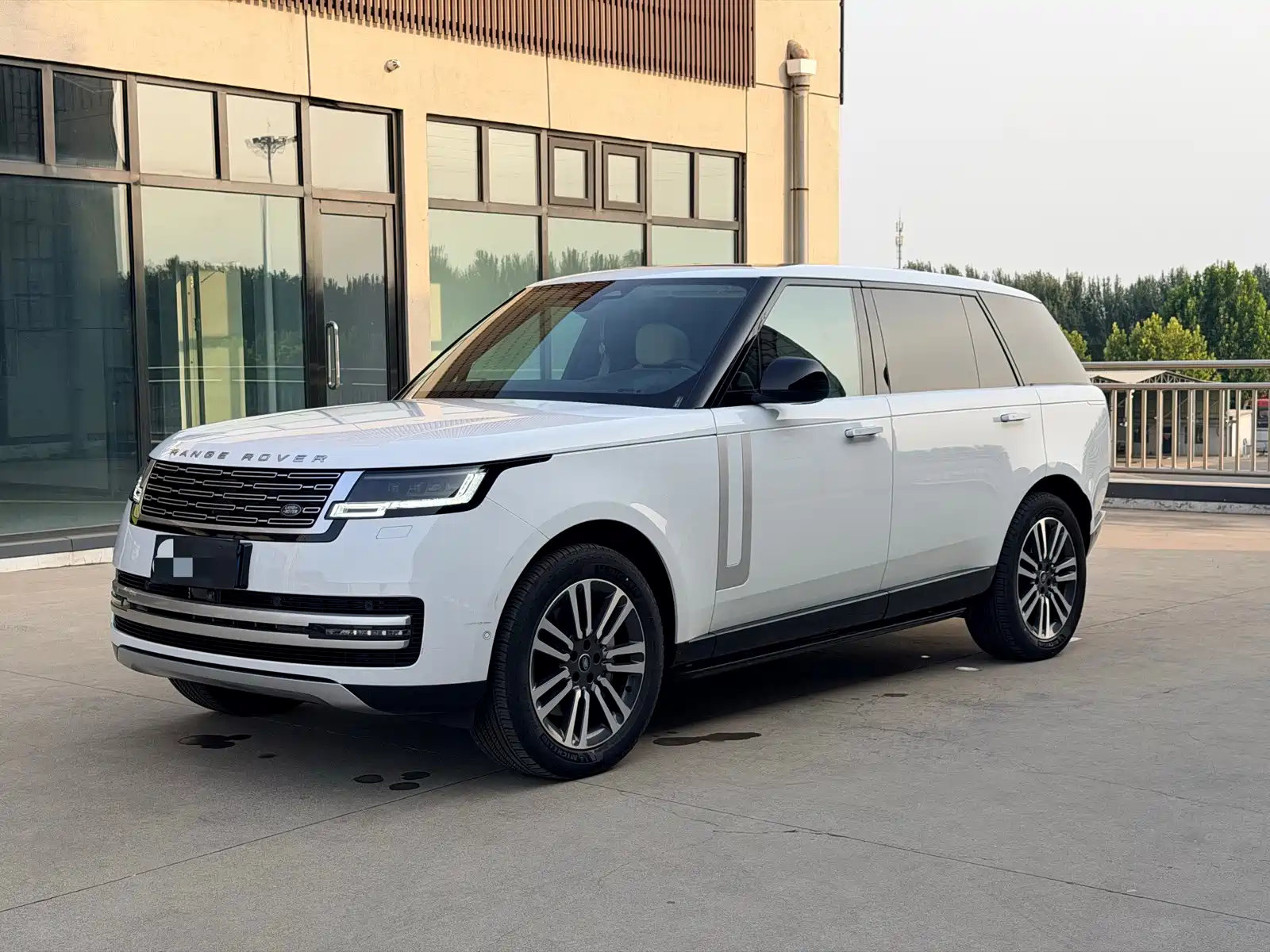Фото 1 - Land Rover Range Rover