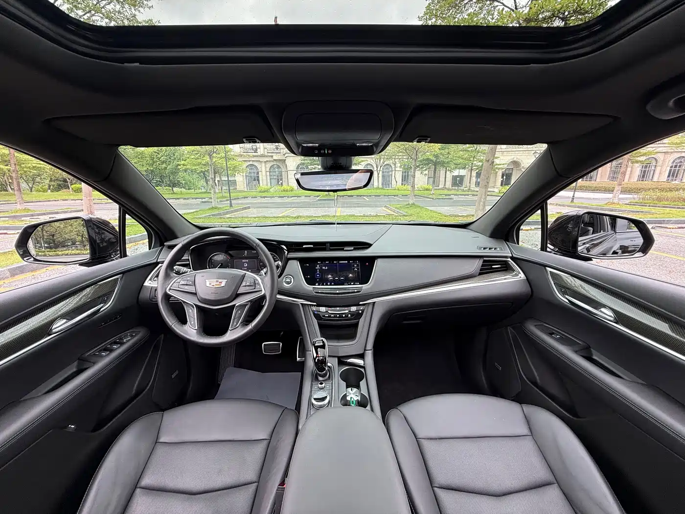 Фото 12 - Cadillac XT5