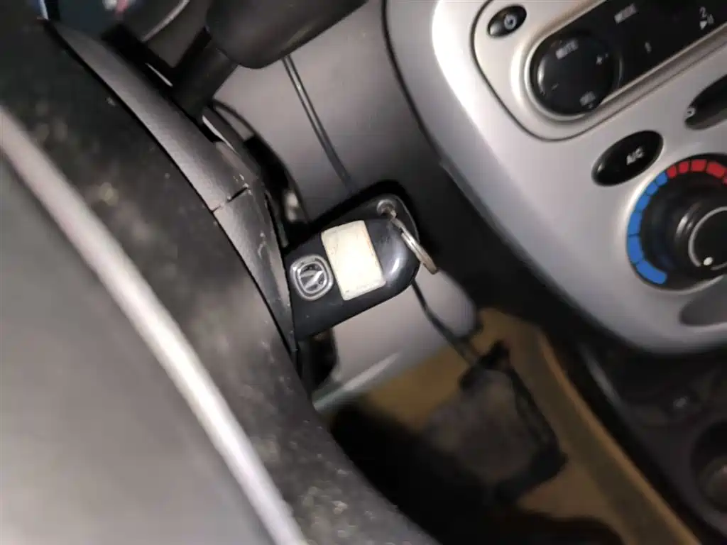 Changan BenBen MINI 2015 2012 1.0L Manual Fashion Edition (China V)