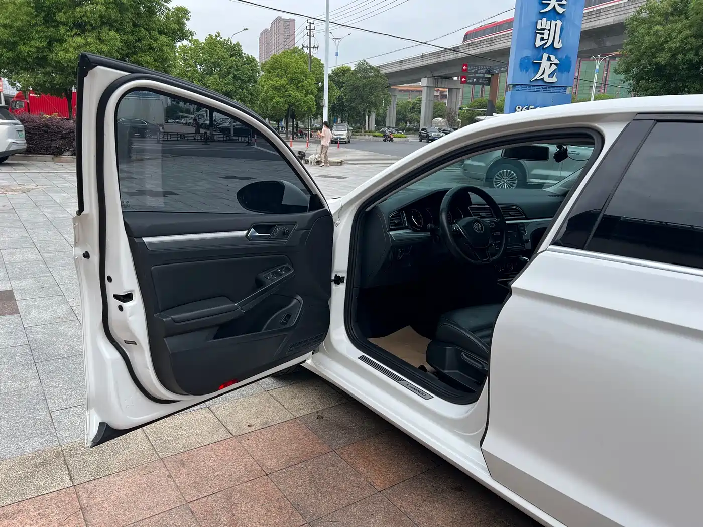 Volkswagen Lamando 2018 280TSI DSG Comfort Edition фото 5