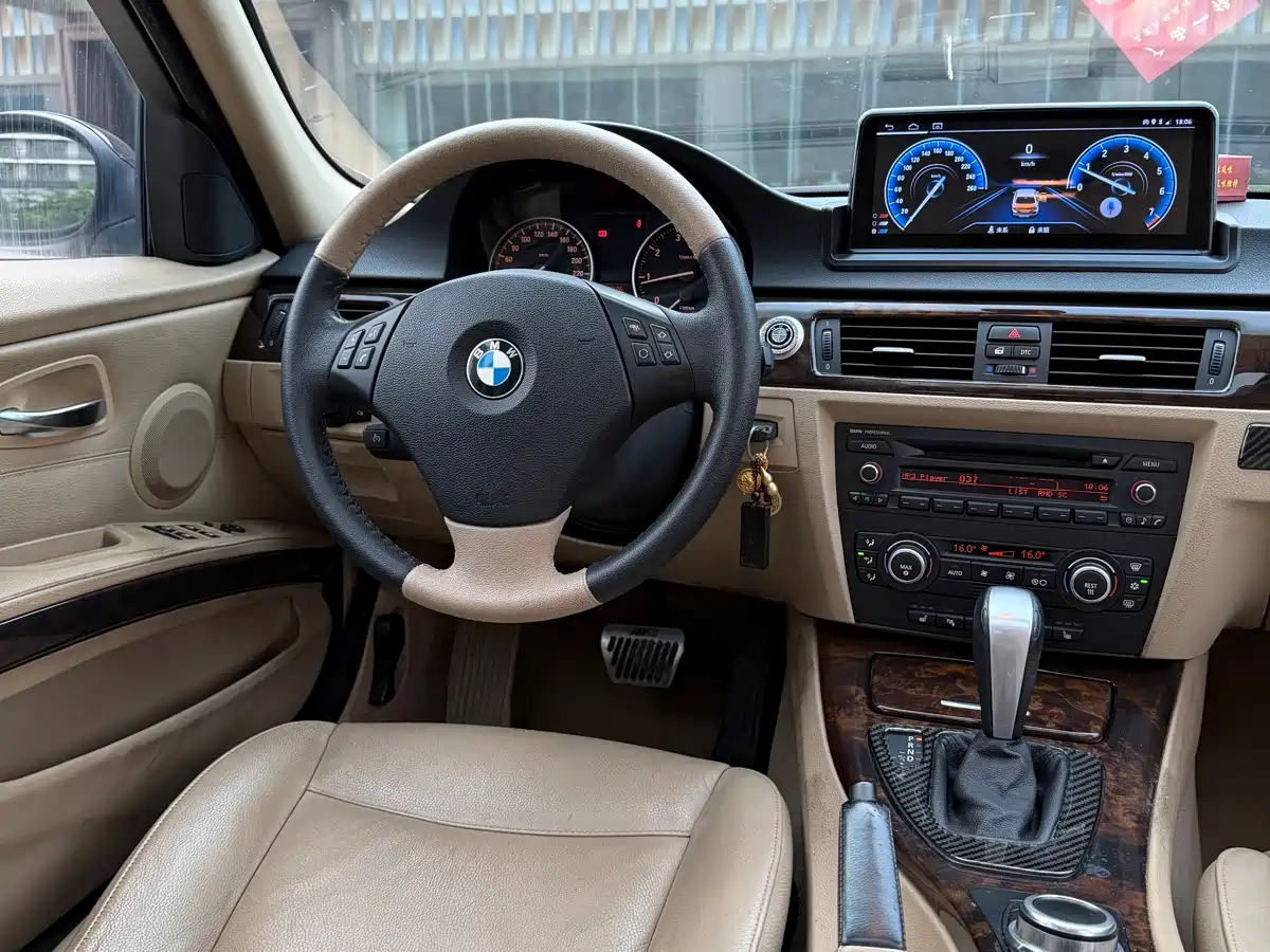 Фото 16 - BMW 3 Series