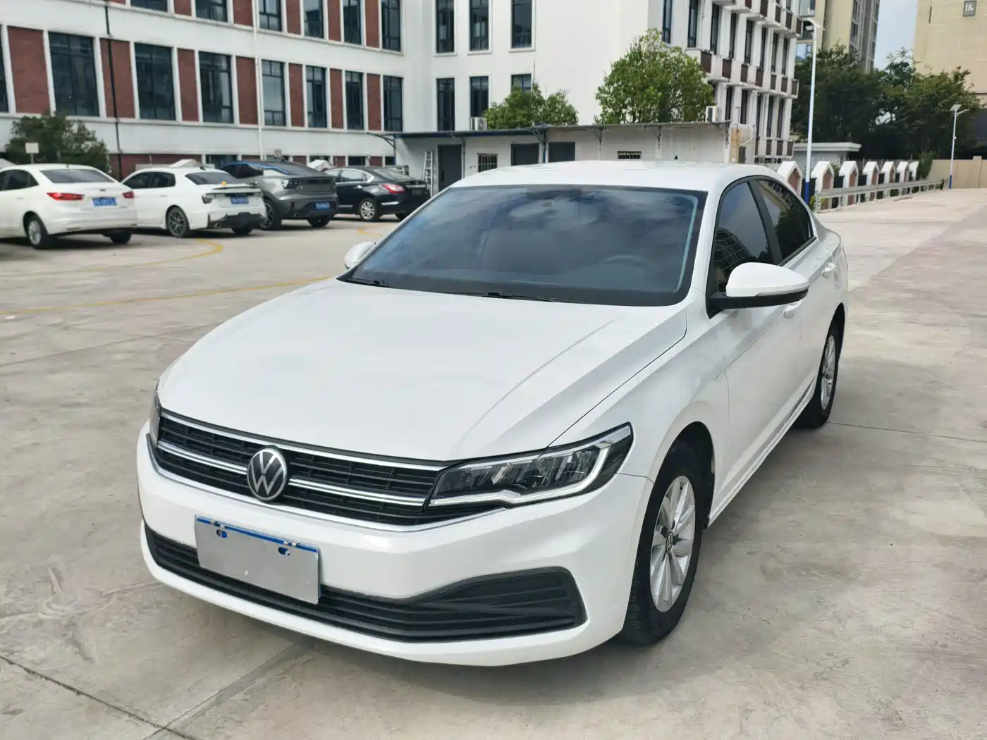 Фото 1 - Volkswagen Bora