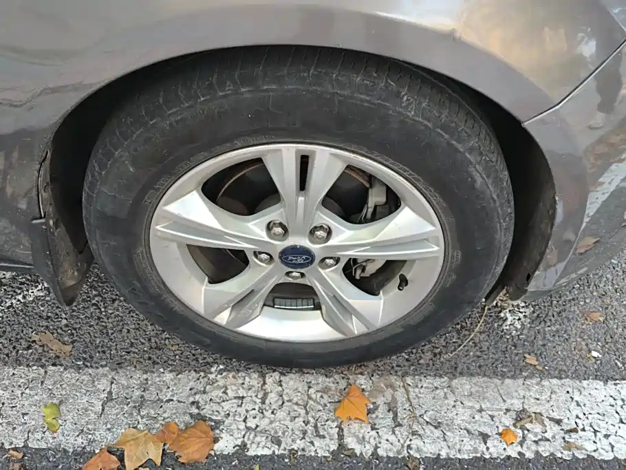 Фото 6 - Ford Focus