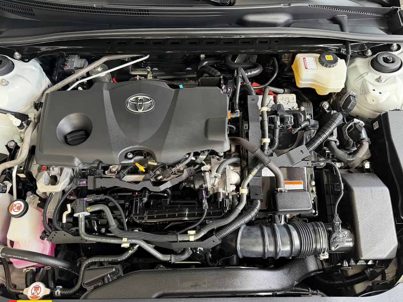 Toyota Camry 2021 Hybrid 2.5HG Luxury Edition фото 17