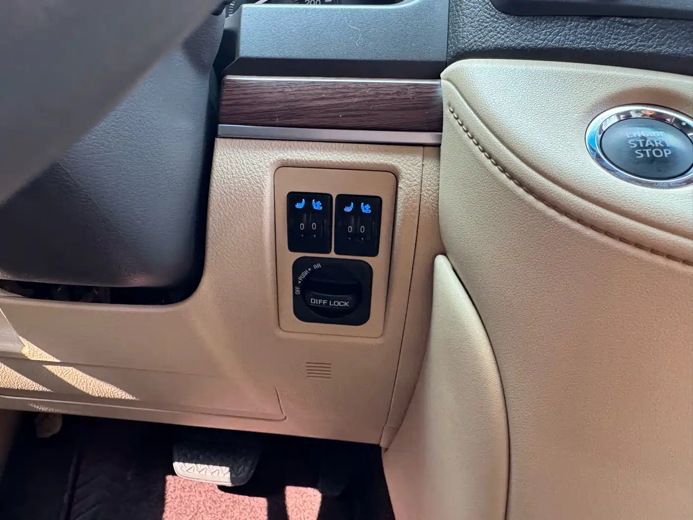 Toyota Land Cruiser (Import) 2017