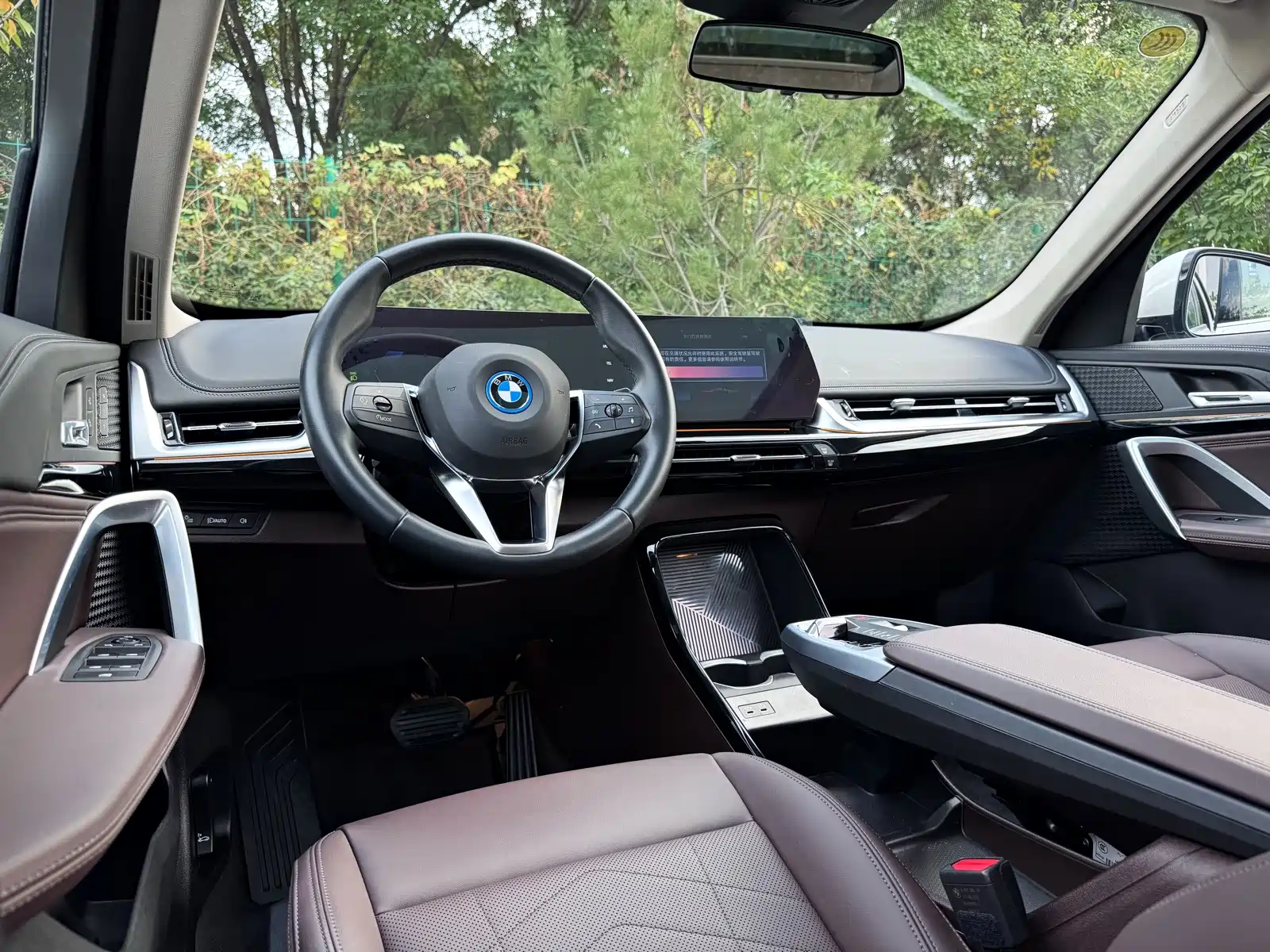 Фото 14 - BMW iX1