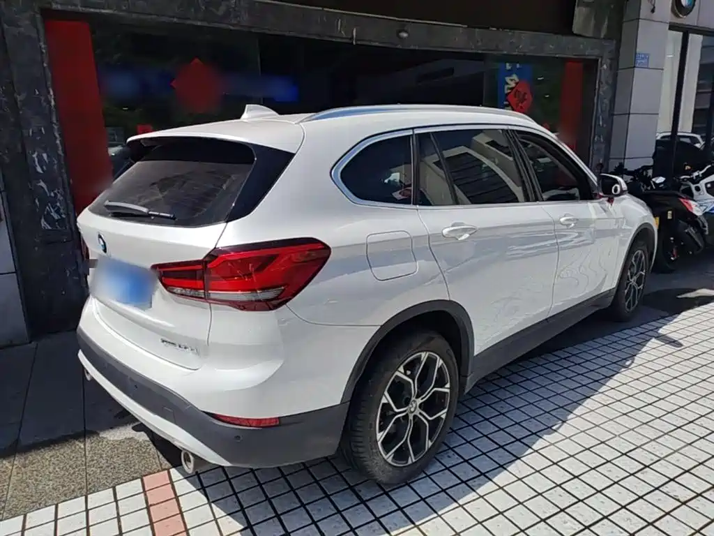 BMW X1 2022 sDrive25Li Leading фото 7