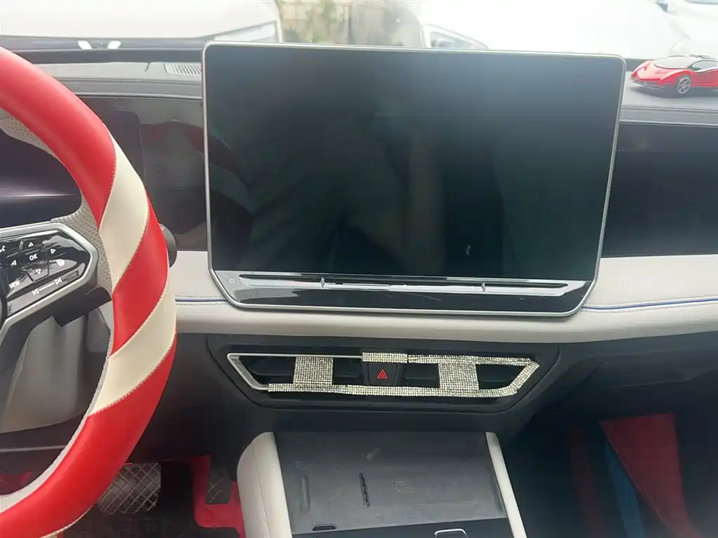 Volkswagen Tiguan L 2024 PRO 330TSI 2WD Intelligent Leader Edition фото 6