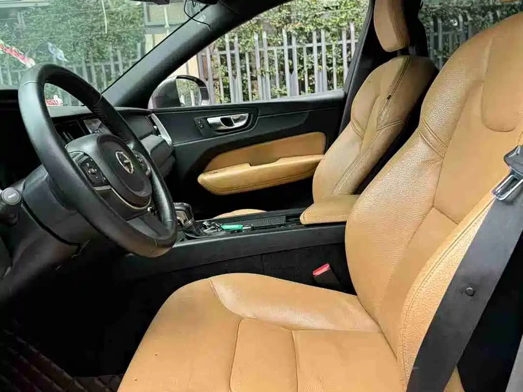 Volvo XC60 2018 T5 AWD Inscription Edition фото 8