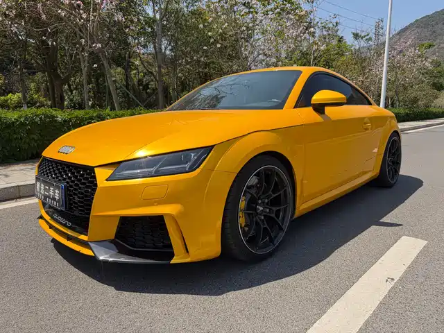 AUDI TT