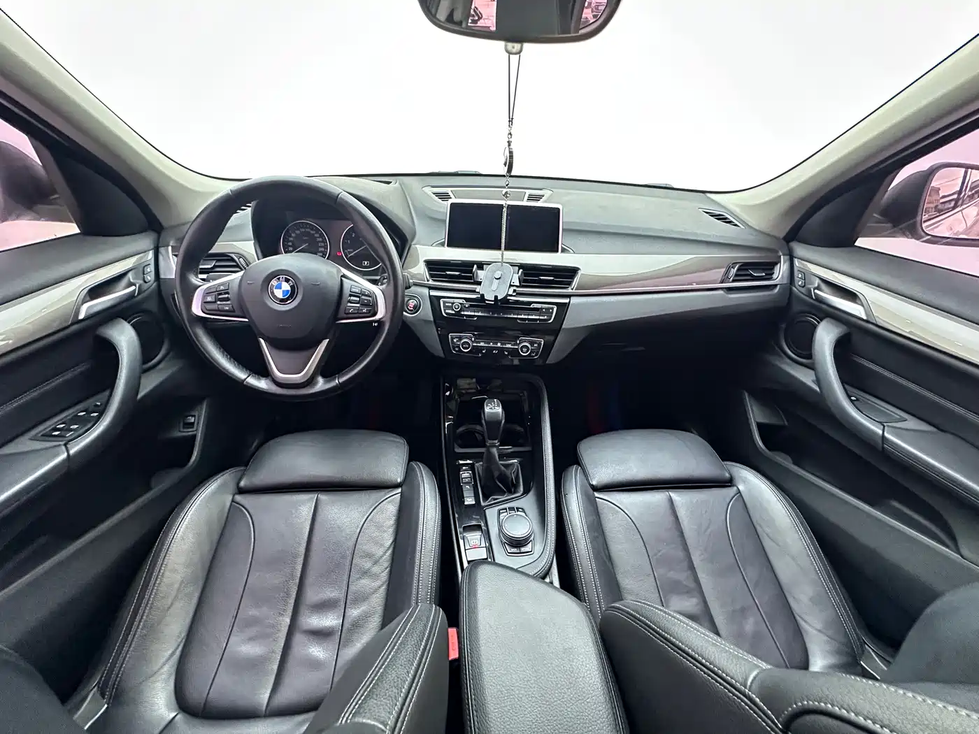 BMW X1 2016 xDrive20Li Luxury Model фото 7