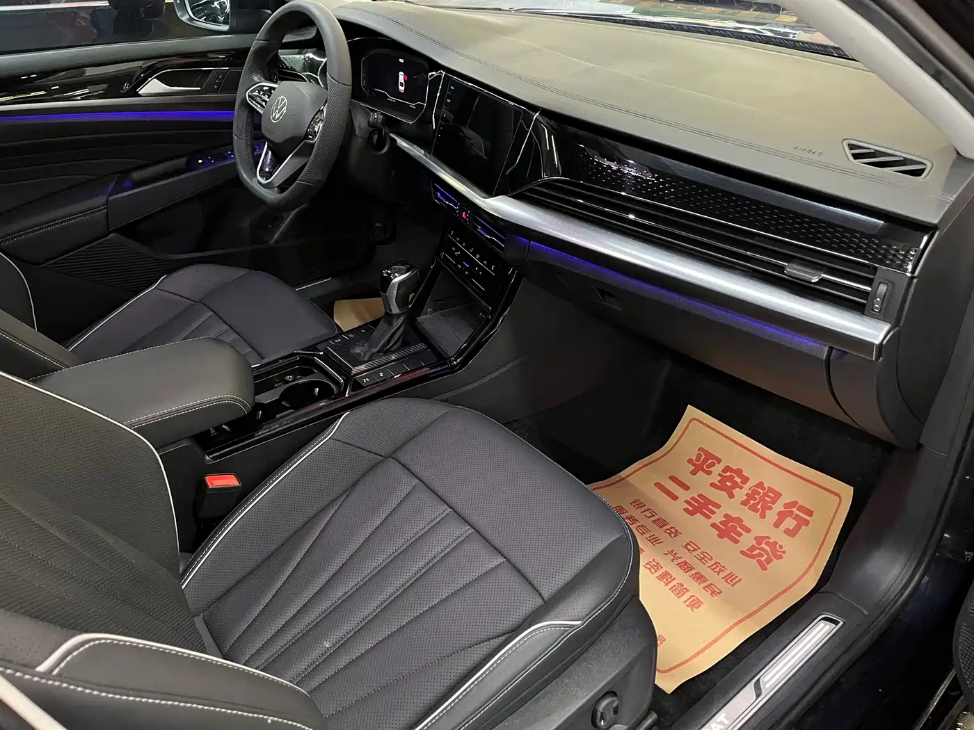 Volkswagen Passat 2023 380TSI Luxury Edition фото 6