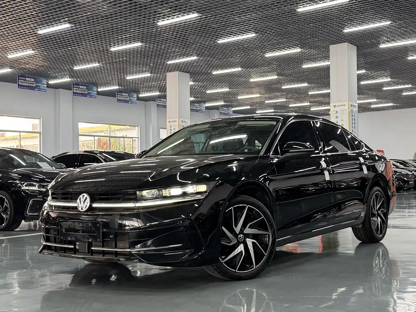 Фото 1 - Volkswagen Magotan