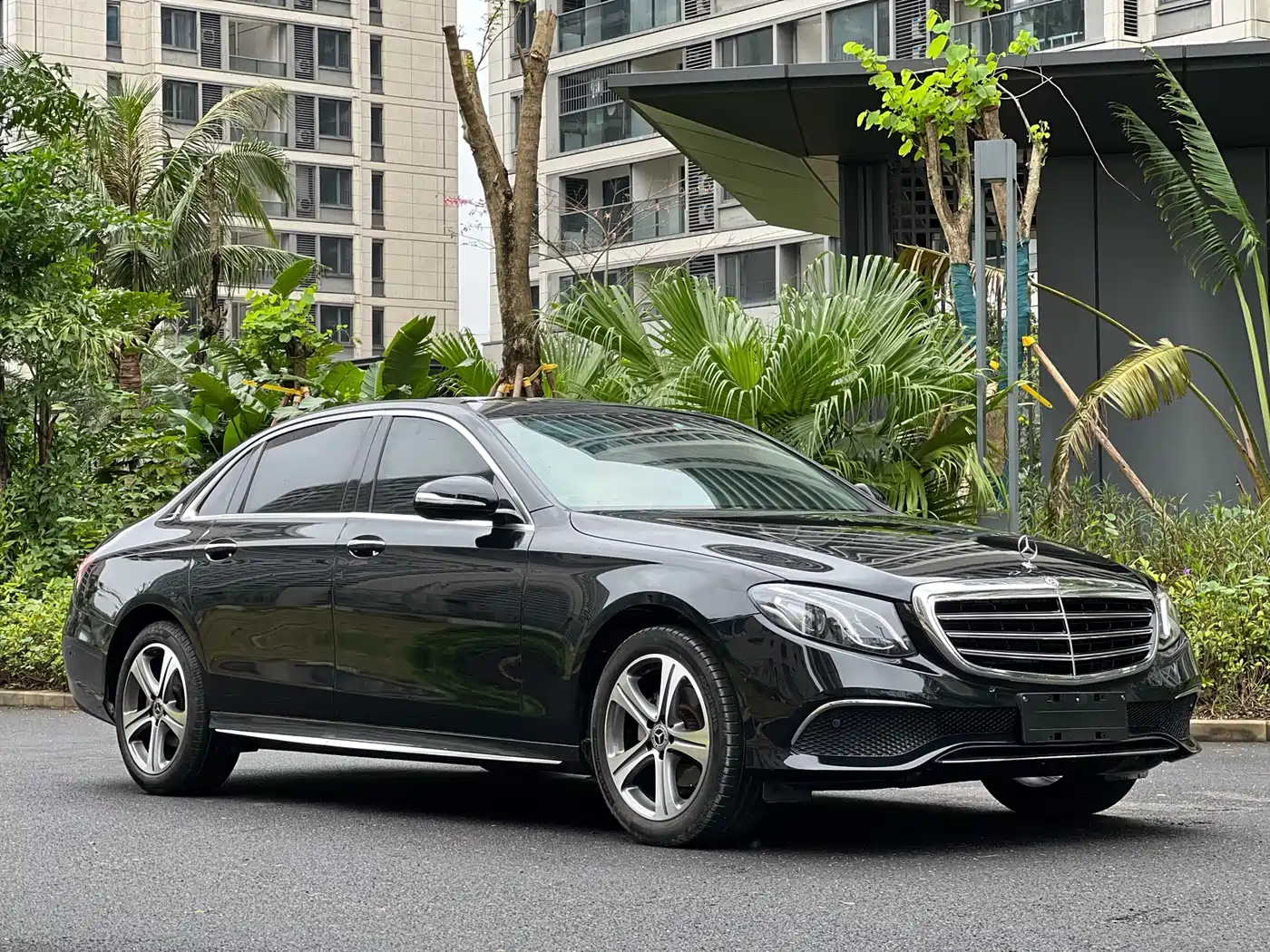 Mercedes-Benz E-Class 2016 E 200 L Sport Type фото 12