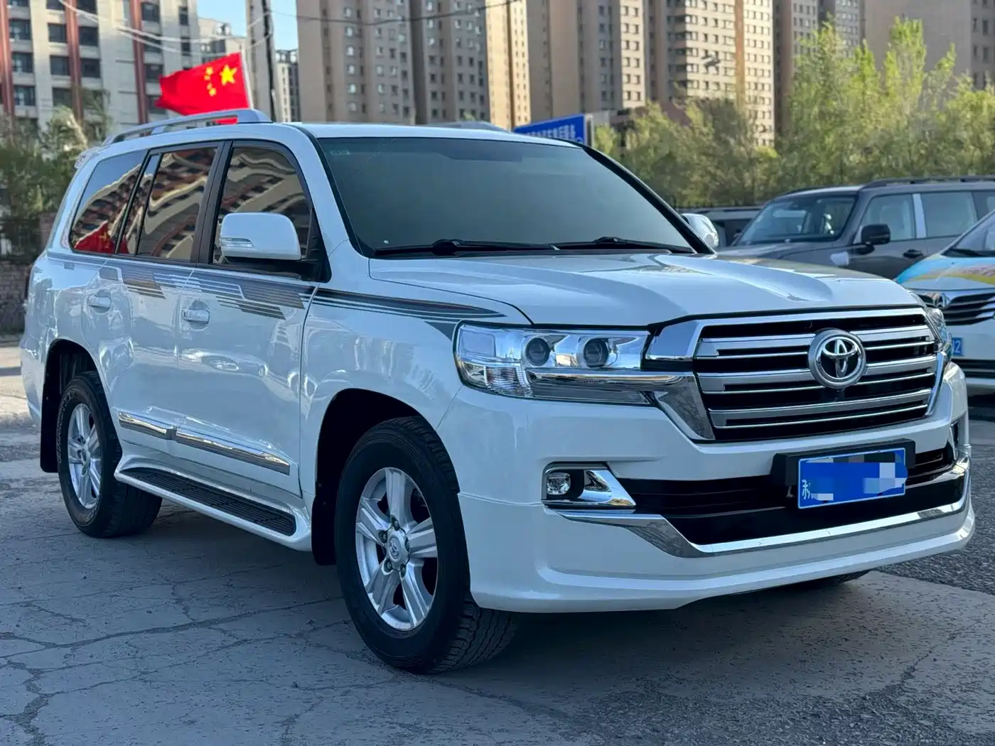 Toyota Land Cruiser (Import) 2015 4.0L V6 Middle East Low Configuration Edition фото 3