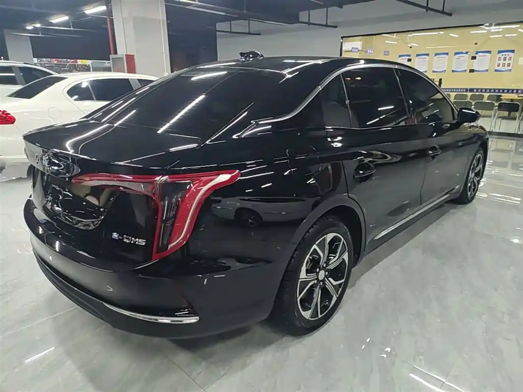 Hongqi E-QM5 2023 Facelift Basic Travel Edition фото 7
