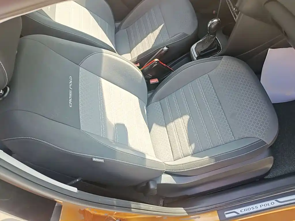 Volkswagen Polo 2014 2014 1.6L Cross Polo Automatic