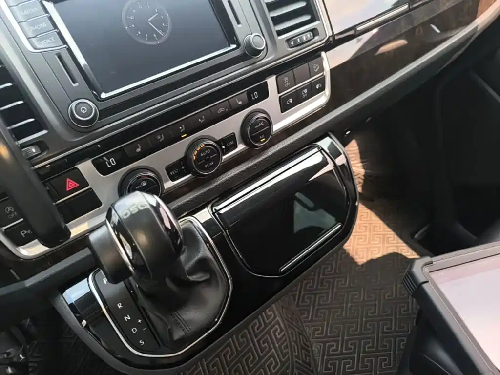 Volkswagen Multivan 2018 2018 2.0TSI 4WD Premium Edition 7-Seater