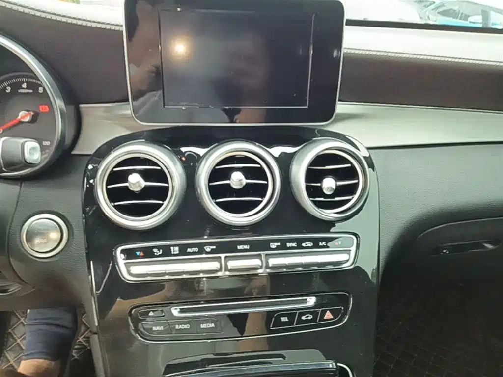 Mercedes-Benz GLC 2018 Facelift GLC 200 4MATIC фото 13