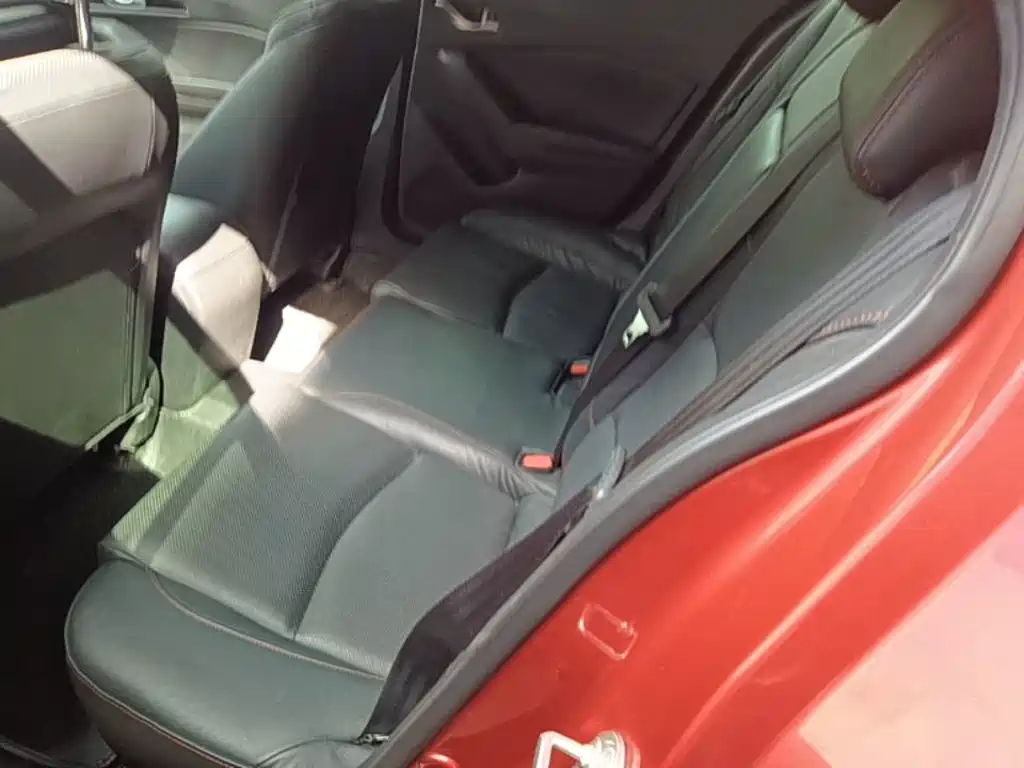 صورة 17 - Mazda Mazda 3