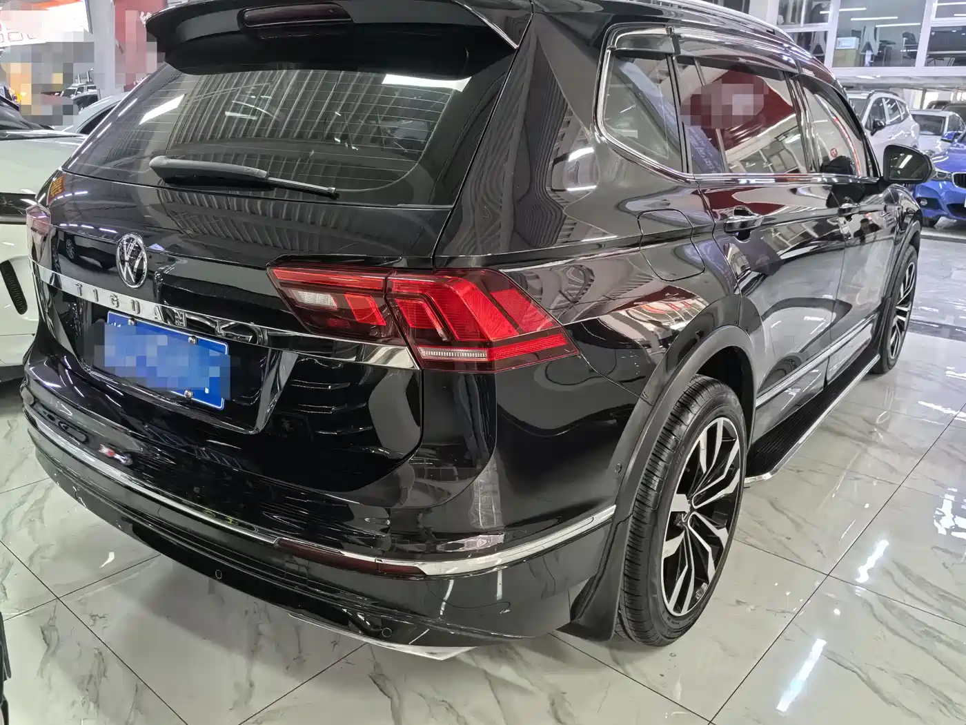 Volkswagen Tiguan L 2021 330TSI Automatic 2WD R-Line Premium фото 6