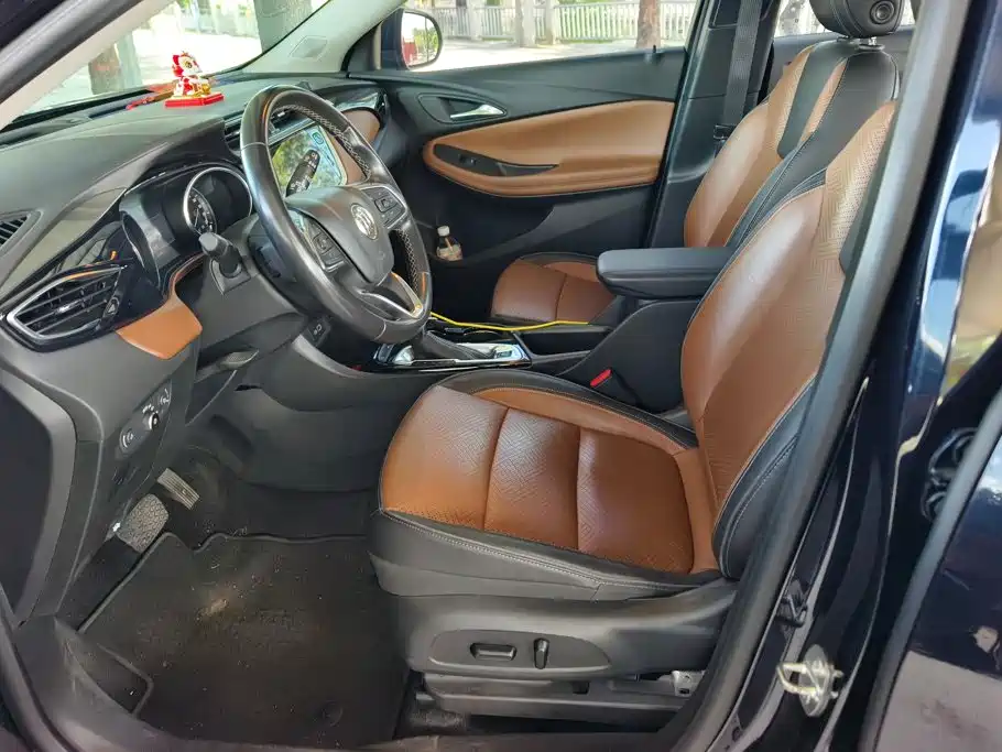 Photo 9 - Buick Encore GX