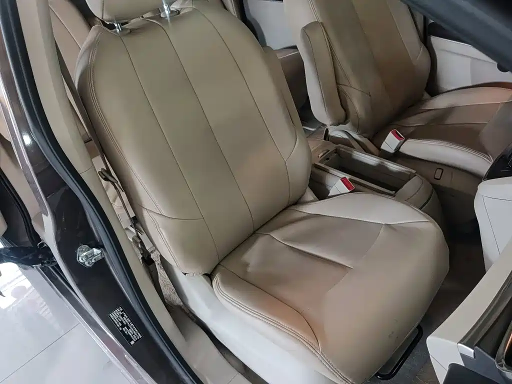 Фото 25 - Buick GL8