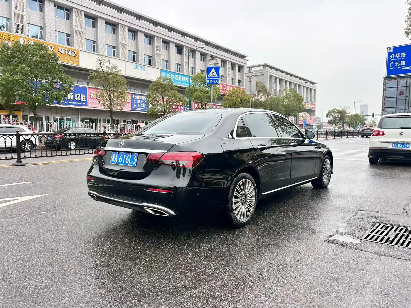 MERCEDES-BENZ E CLASS