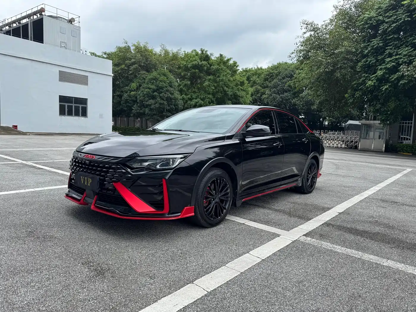 DONGFENG YI HYUN MAX