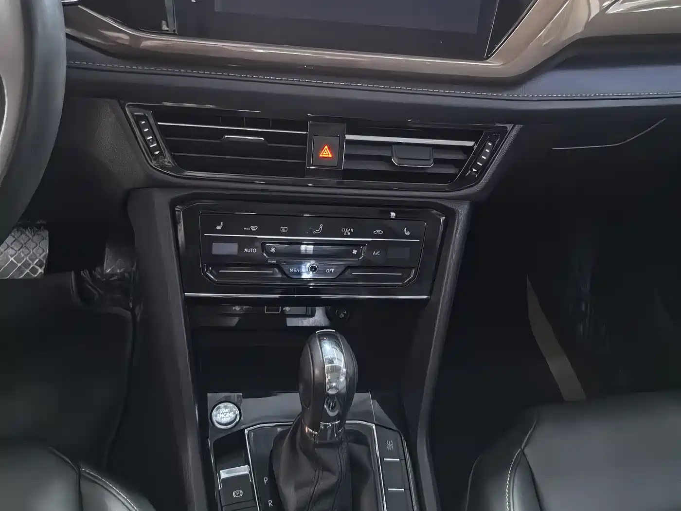 Volkswagen Tharu 2021 280TSI 2WD Luxury Plus фото 9