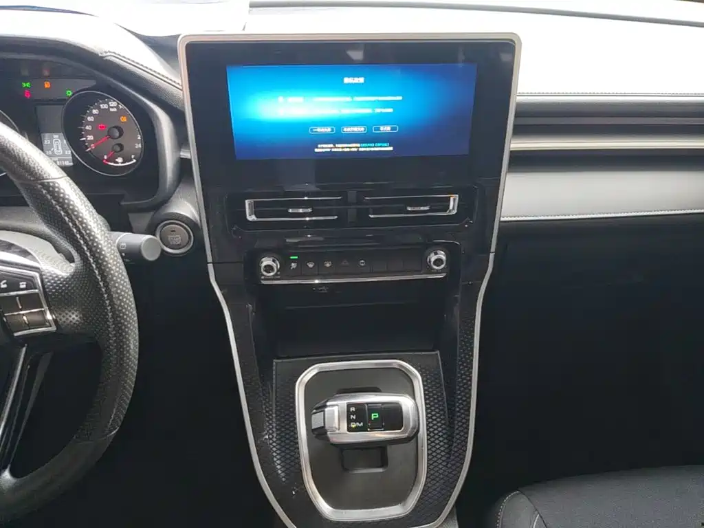 Фото 13 - Haval M6