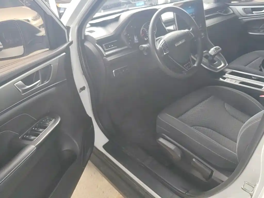 Фото 16 - Haval M6