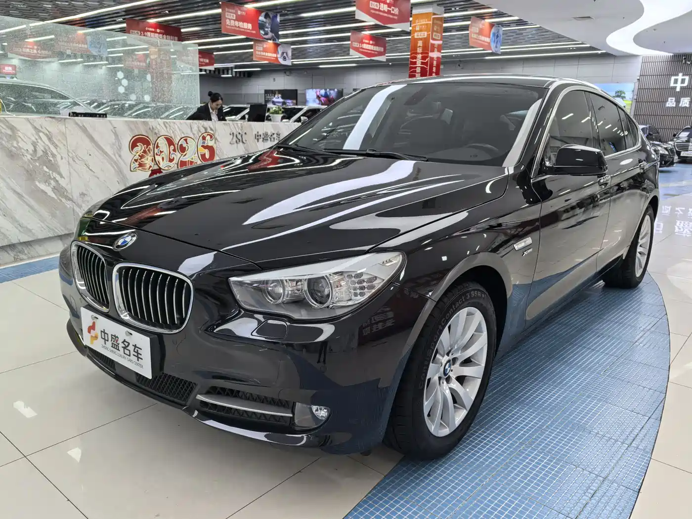 BMW 5 Series GT 2011 535i xDrive Luxury Model