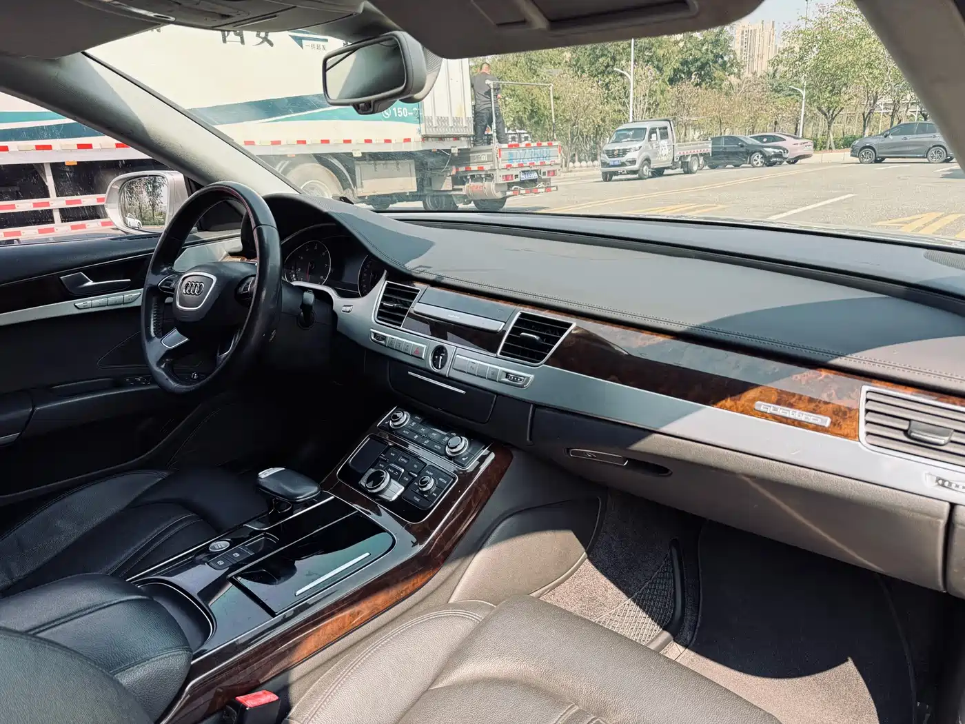 Audi A8 2014 A8L 45 TFSI quattro Comfort фото 25