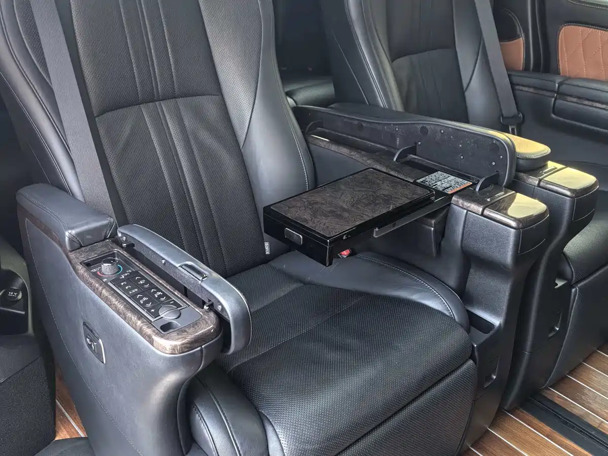 Mercedes-Benz Vito 2018 2.0T Elite Edition 7-seater China VI фото 7
