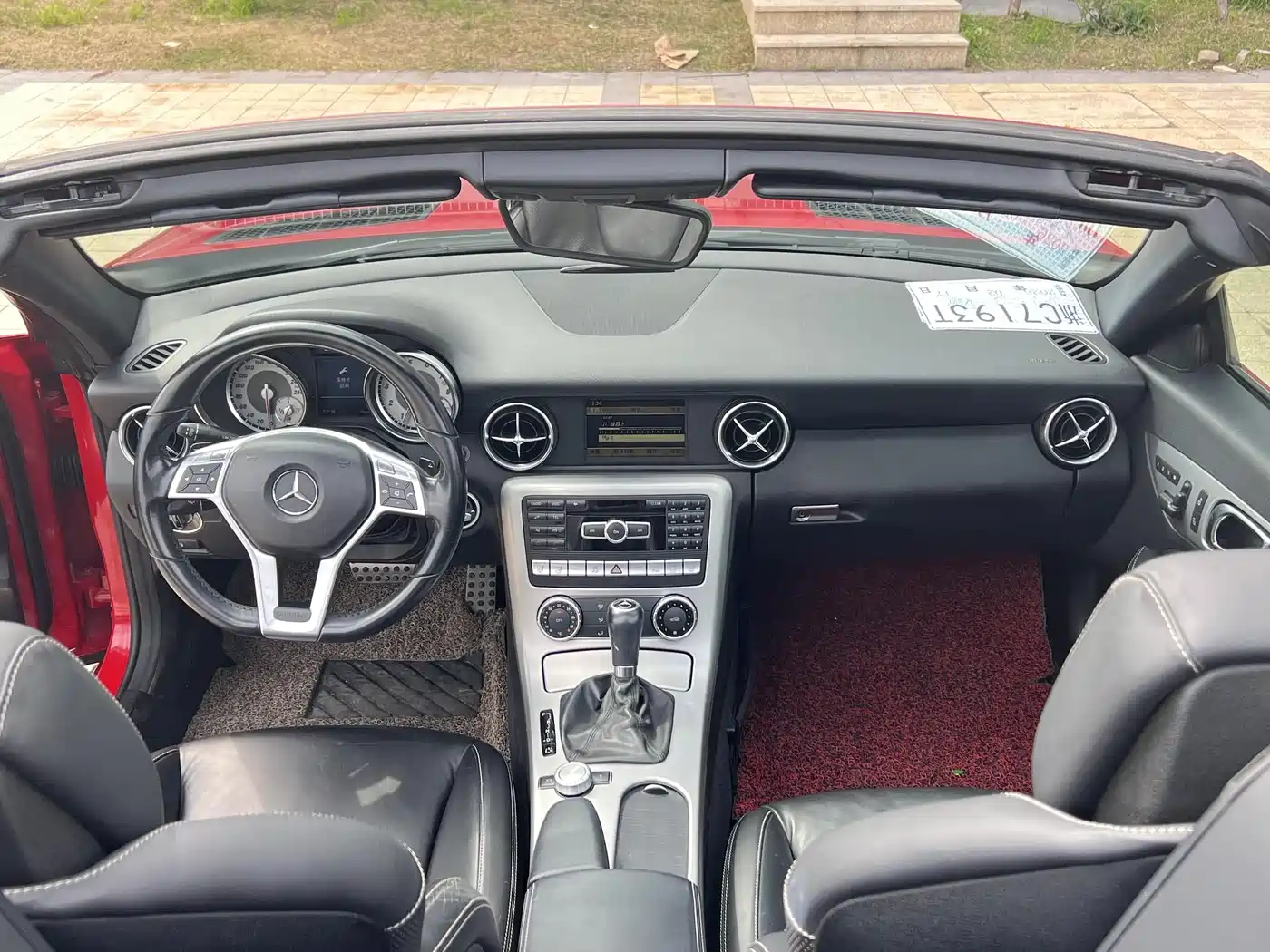 Mercedes-Benz SLK-Class 2015 SLK 200 Carbon Fiber Limited Edition фото 5