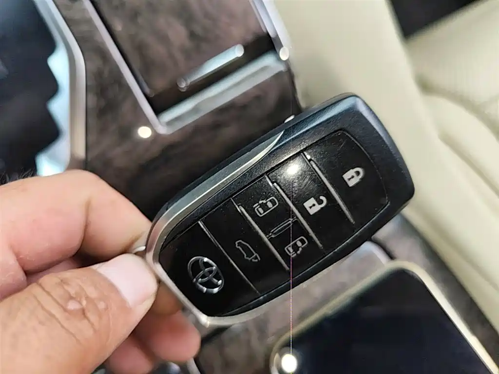 Toyota Alphard 2020 Hybrid 2.5L Premium Edition фото 17