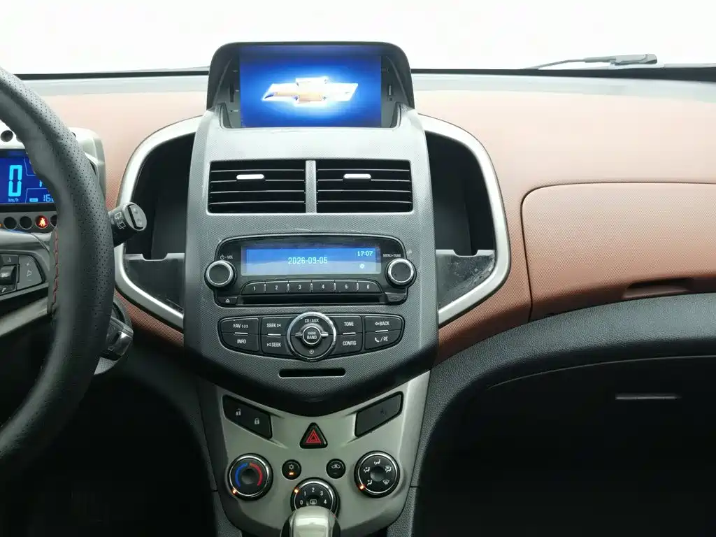 Chevrolet Aveo 2012 2011 Hatchback 1.6L AT SX