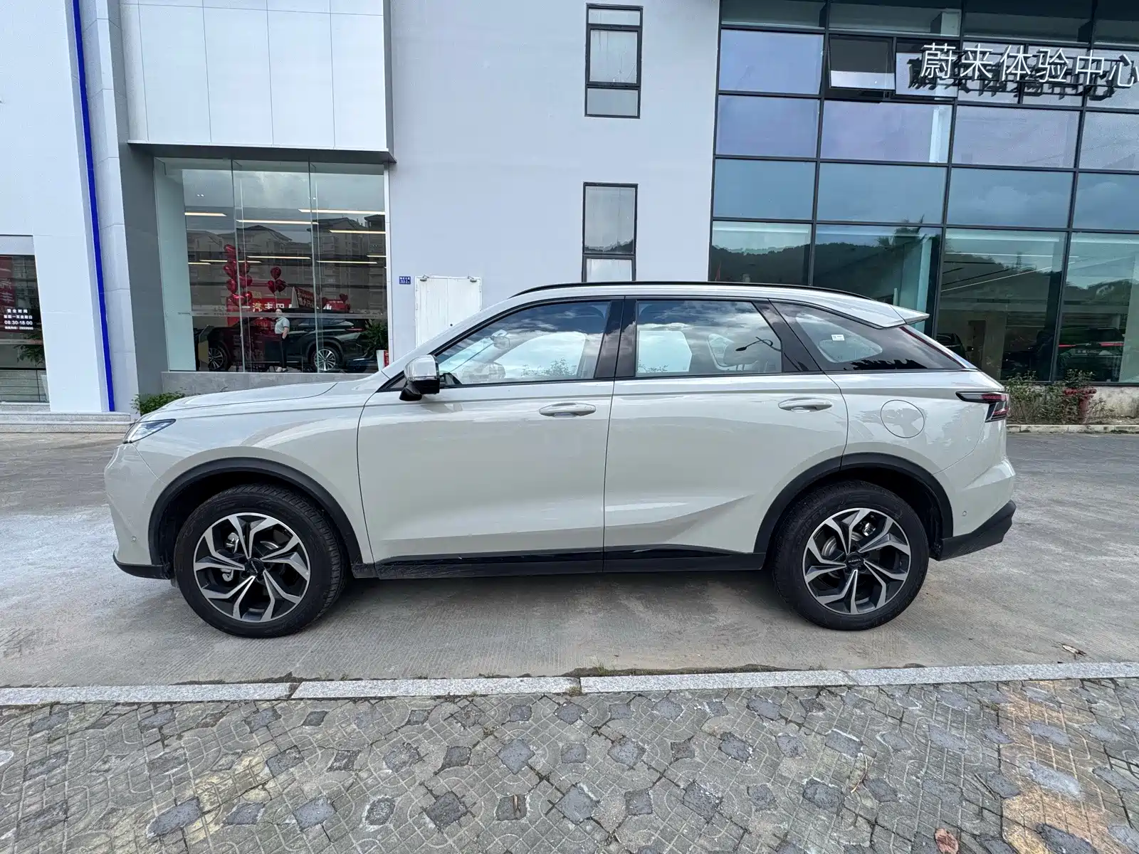 Photo 5 - Haval Xiaolong MAX