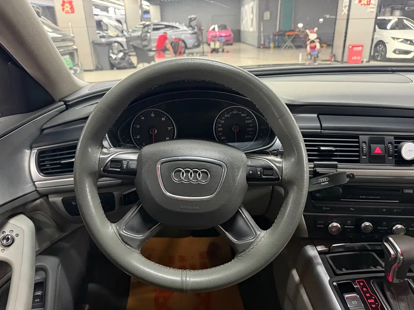 Photo 8 - Audi A6L