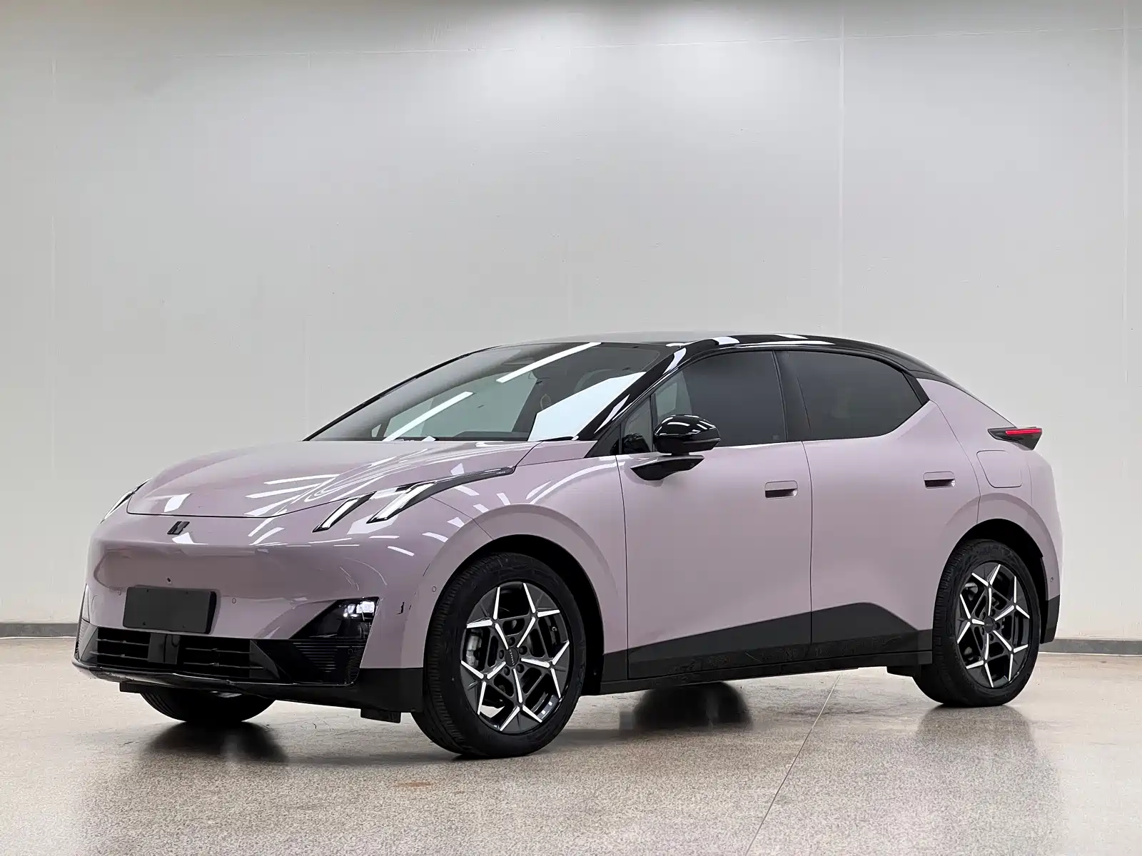 Фото 1 - Lynk & Co Z20