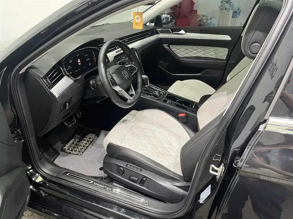 Volkswagen Magotan 2023 Model 2 Million Commemorative Edition 380TSI DSG Flagship фото 16