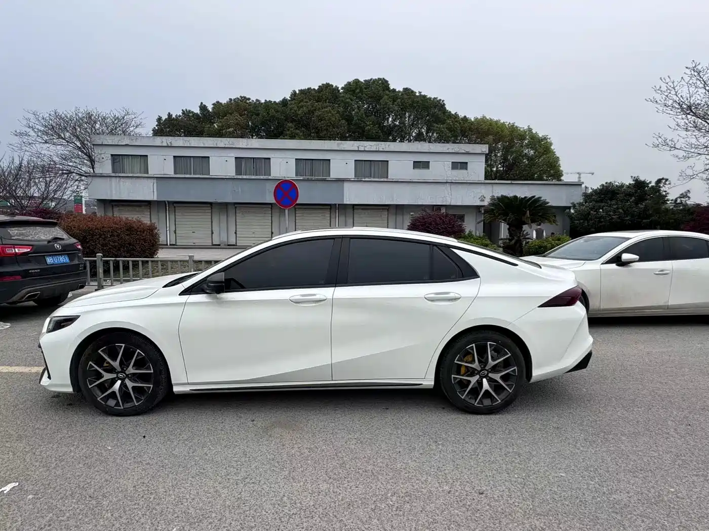 GAC Trumpchi Trumpchi Emkoo 2023 270T DCT J16 Edition фото 11