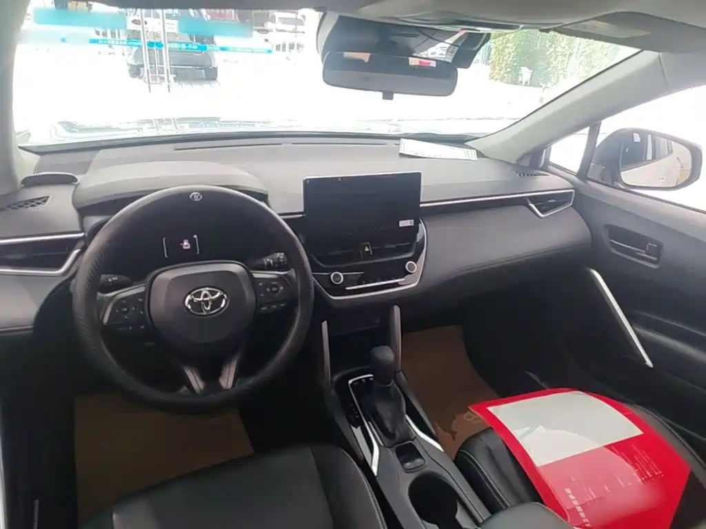 Фото 16 - Toyota Corolla Cross