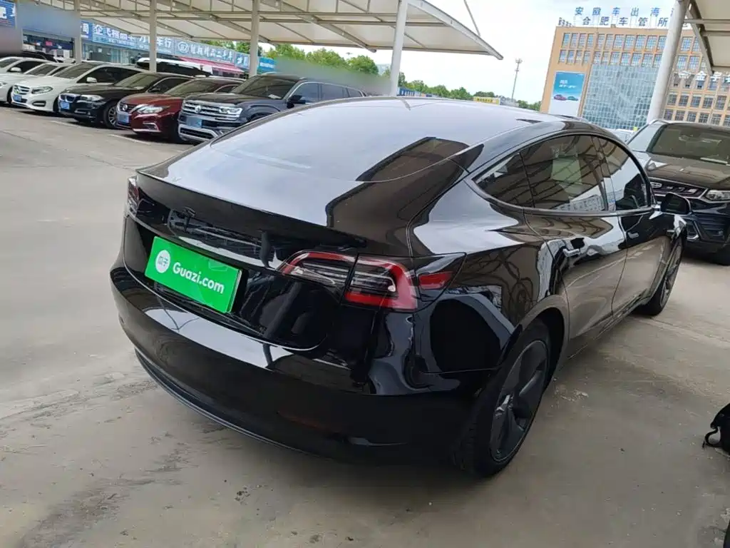 Фото 7 - Tesla Model 3