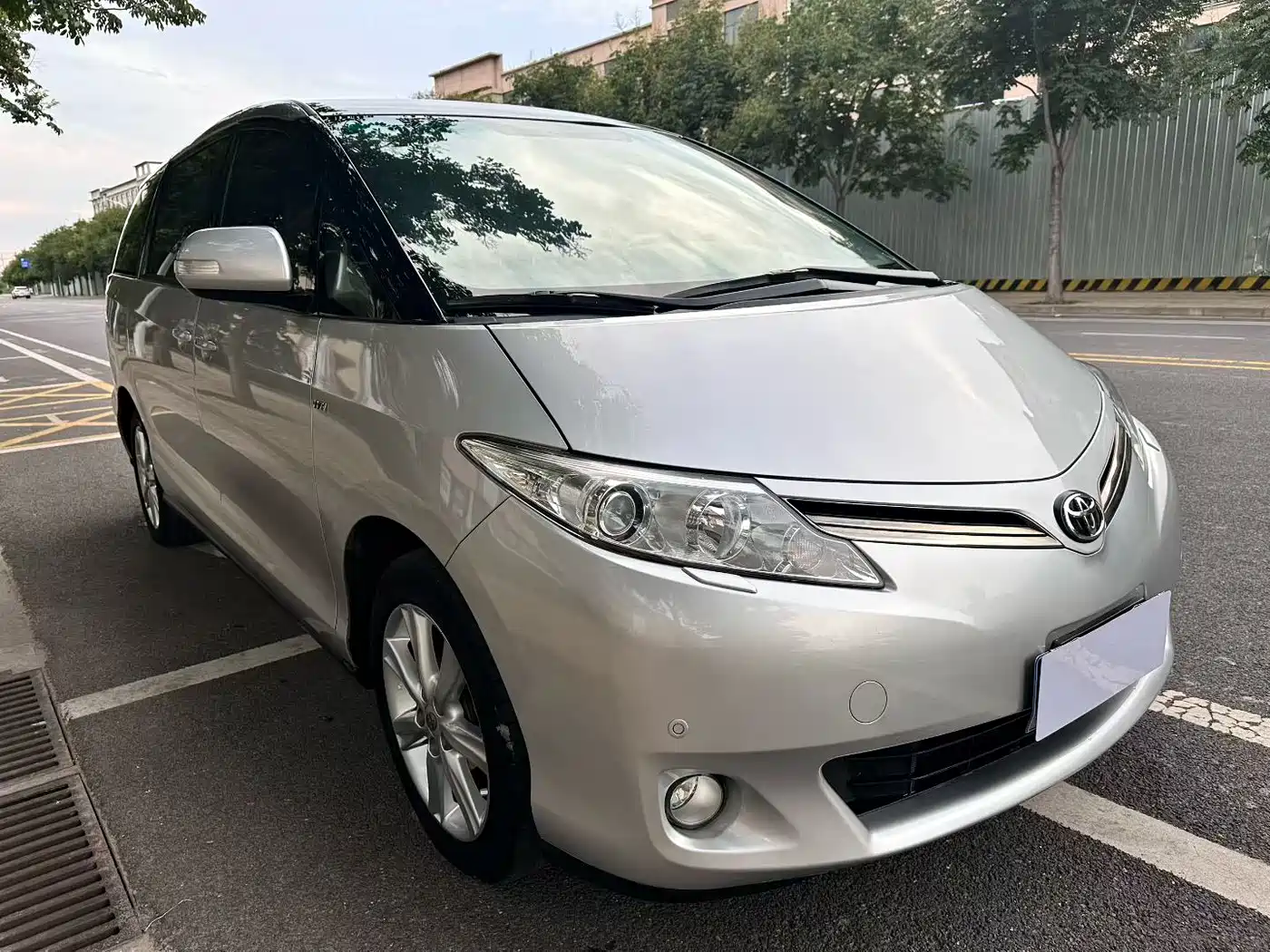 Toyota Previa 2015 2012 2.4L 7-Seater Luxury Edition