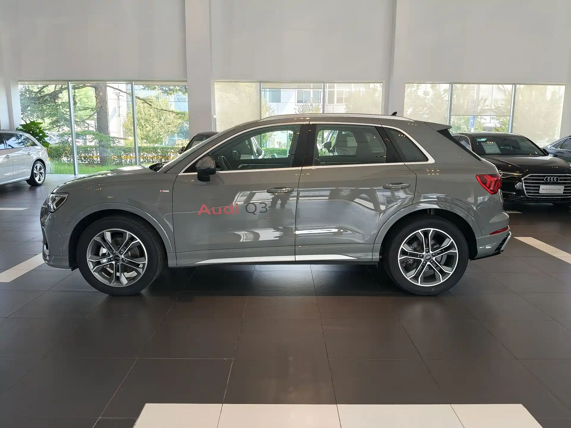 Фото 4 - Audi Q3