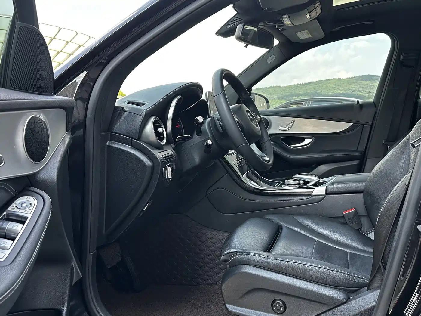 Mercedes-Benz GLC 2017 GLC 200 4MATIC фото 7