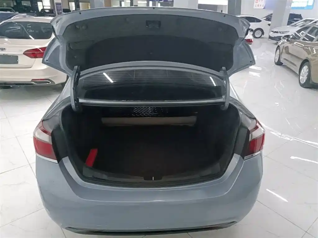 Chevrolet Cruze 2015 1.5L Automatic Fashion Navigation Edition фото 19